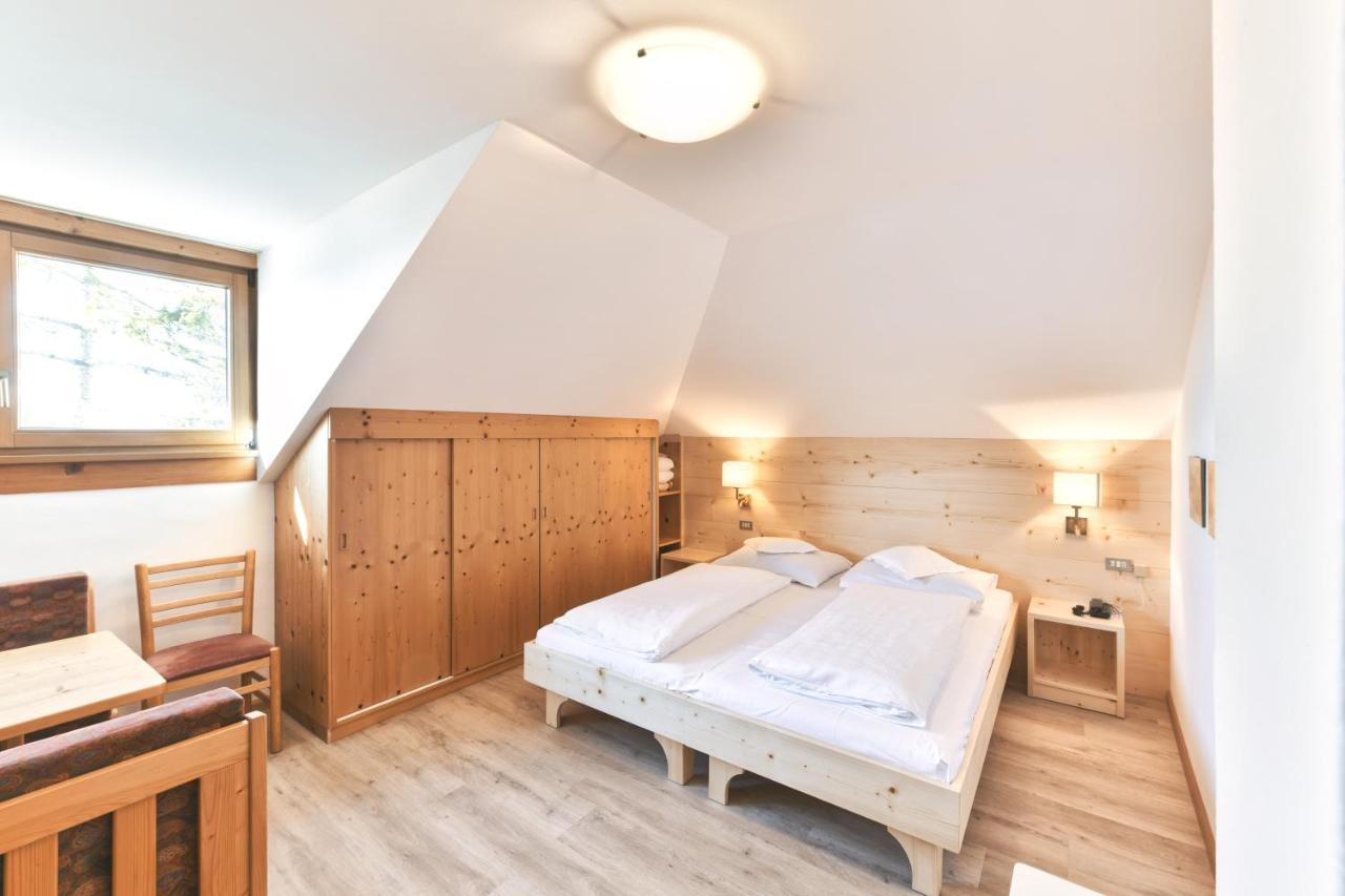 Hotel Gasthof Stern Nova Ponente Esterno foto