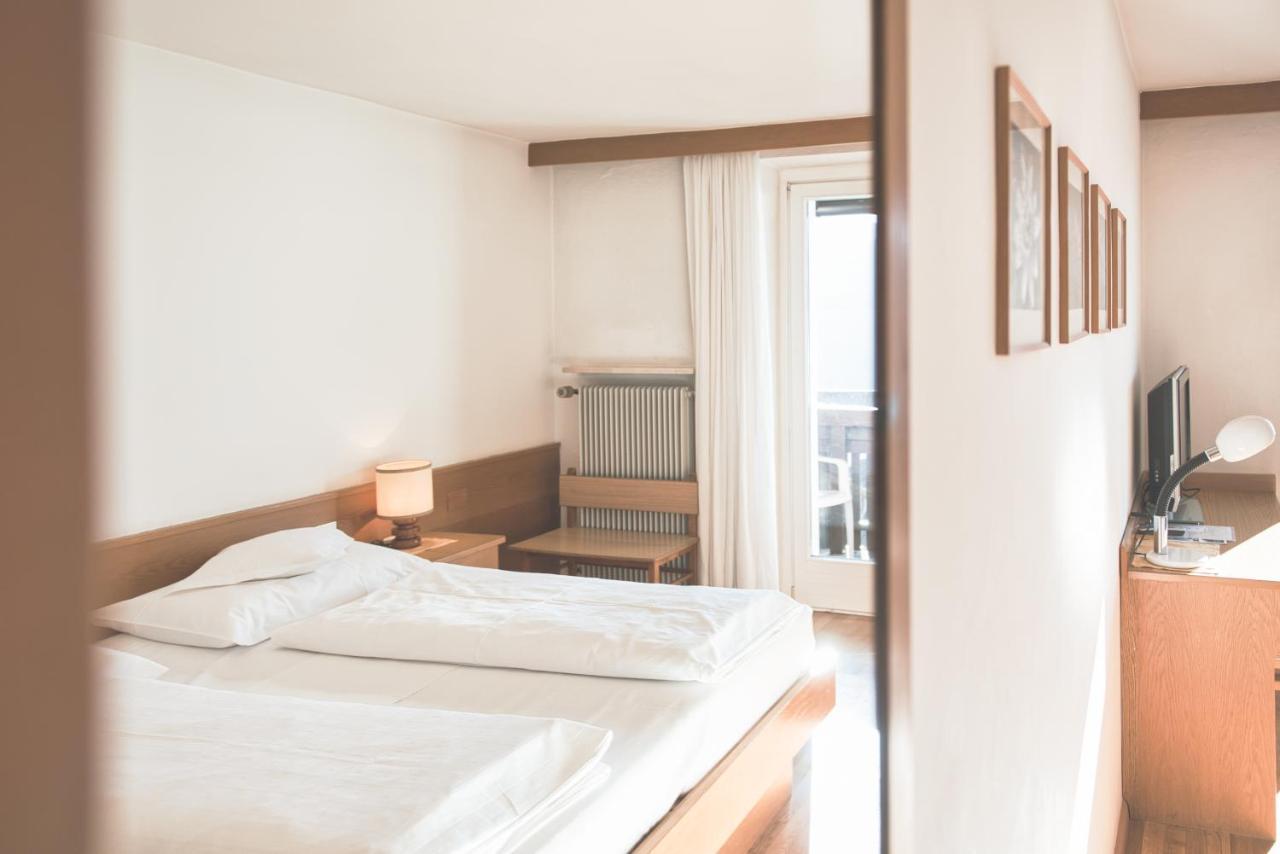 Hotel Gasthof Stern Nova Ponente Esterno foto